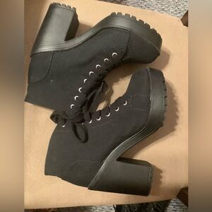 Divided H&M Platform Block lace up heel booties 854791 Size 7 EUC